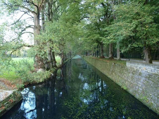 Chateau de Chenonceaux canal